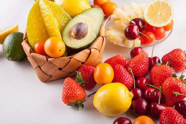 高血压的人适合吃什么水果，又不能吃什么水果？高血压适合吃哪些食物和水果-图1