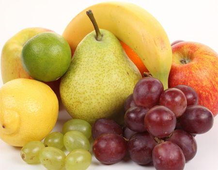 孩子感冒了说是喉咙疼，吃什么水果可以治喉咙痛啊？小孩感冒吃哪些水果比较好-图1